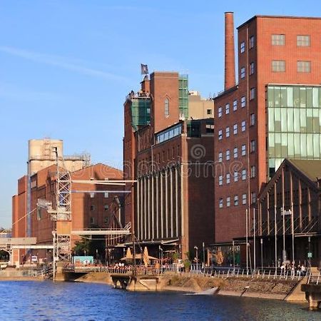 City Apartment Duisburg 2#Netflix &Wlan &Kingsize Bett & Kaffee Maschine & Central & 500M Innenhafen & 2 Min U Bahn Luaran gambar