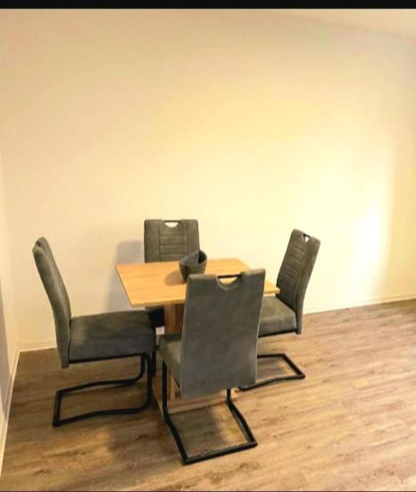 City Apartment Duisburg 2#Netflix &Wlan &Kingsize Bett & Kaffee Maschine & Central & 500M Innenhafen & 2 Min U Bahn Luaran gambar
