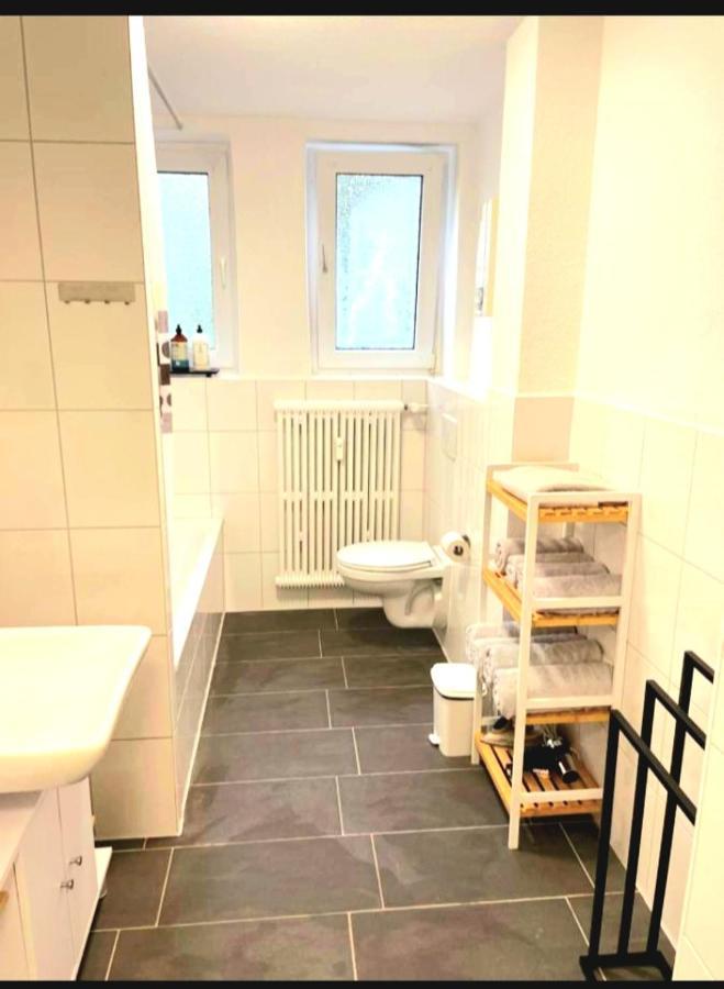 City Apartment Duisburg 2#Netflix &Wlan &Kingsize Bett & Kaffee Maschine & Central & 500M Innenhafen & 2 Min U Bahn Luaran gambar