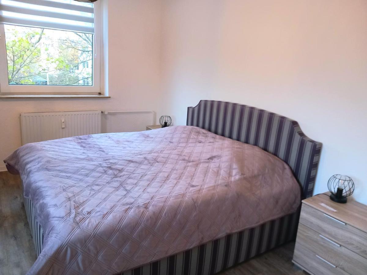 City Apartment Duisburg 2#Netflix &Wlan &Kingsize Bett & Kaffee Maschine & Central & 500M Innenhafen & 2 Min U Bahn Luaran gambar